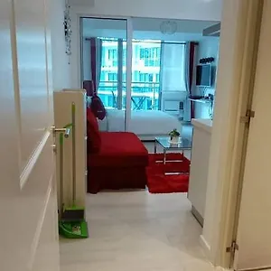 https://azure-urban-resort-residences.angeleshotels.net