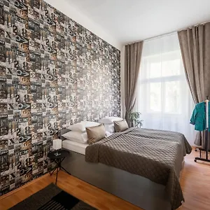 https://lucky-angel-apartments-prague-karlin.praguehotelsweb.com